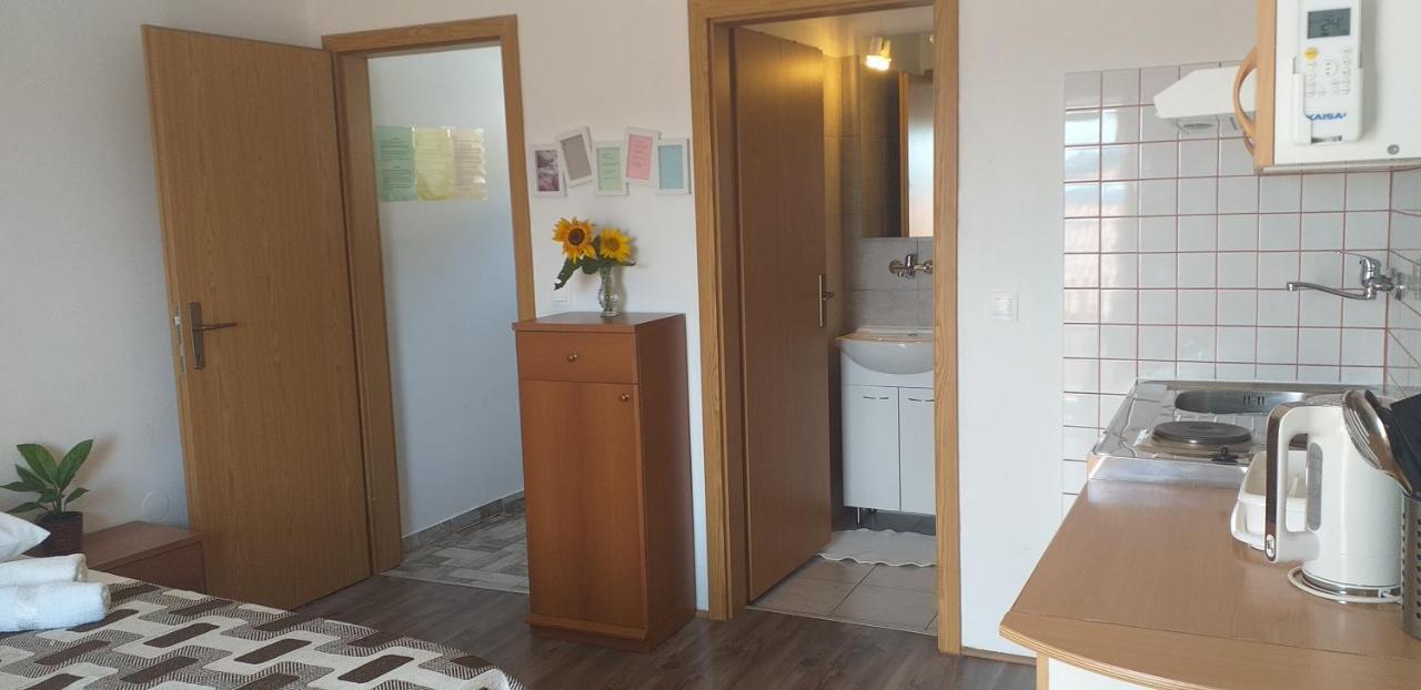 Apartament Relax In Crni Kal 2 Zewnętrze zdjęcie